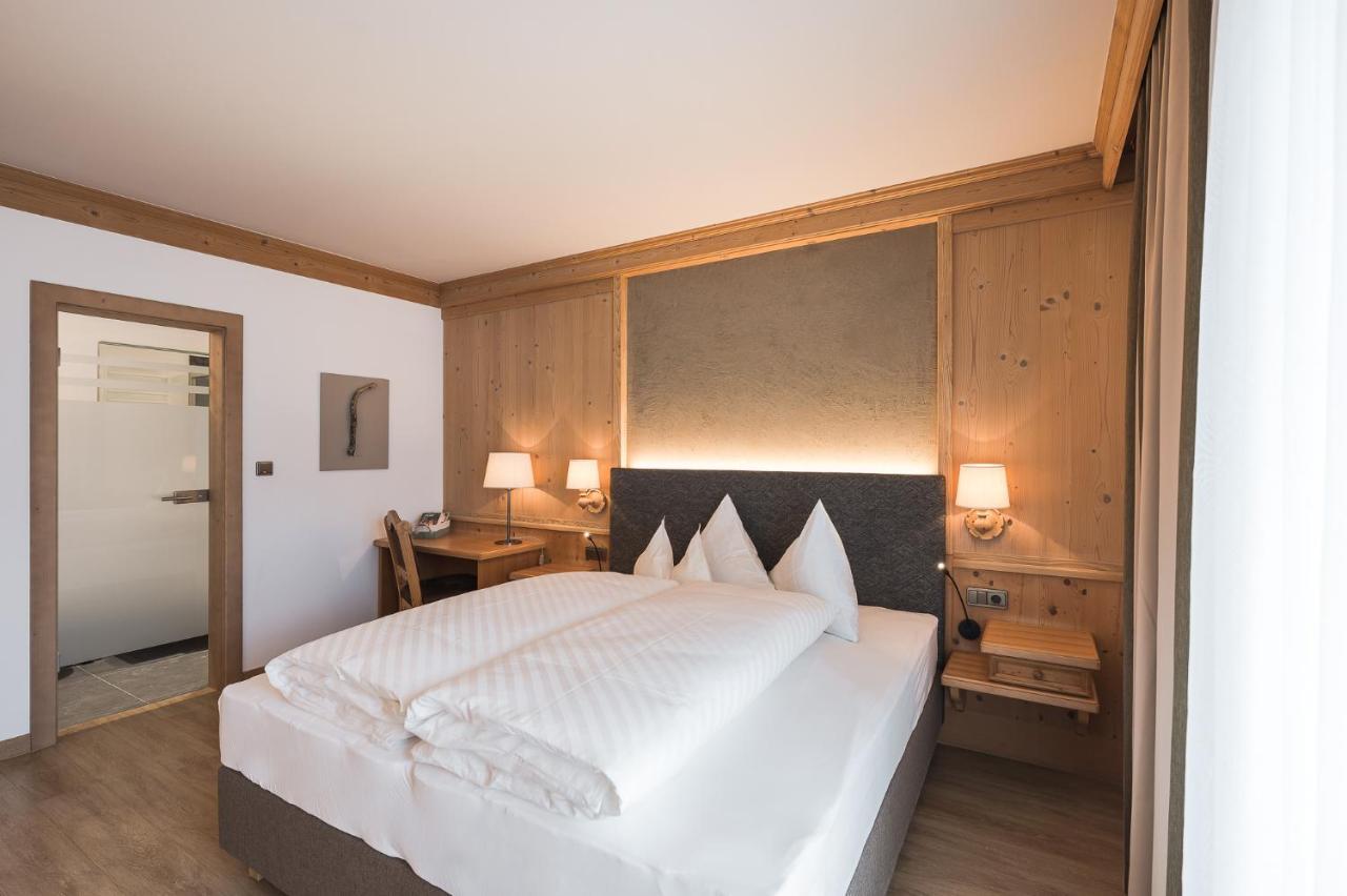 Hotel Alpenhof Tirolo Esterno foto