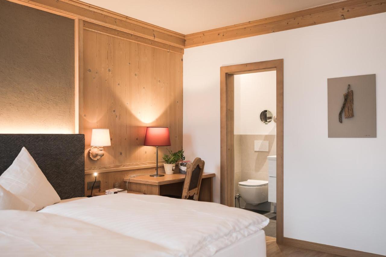 Hotel Alpenhof Tirolo Esterno foto