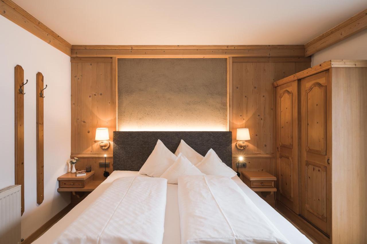 Hotel Alpenhof Tirolo Esterno foto