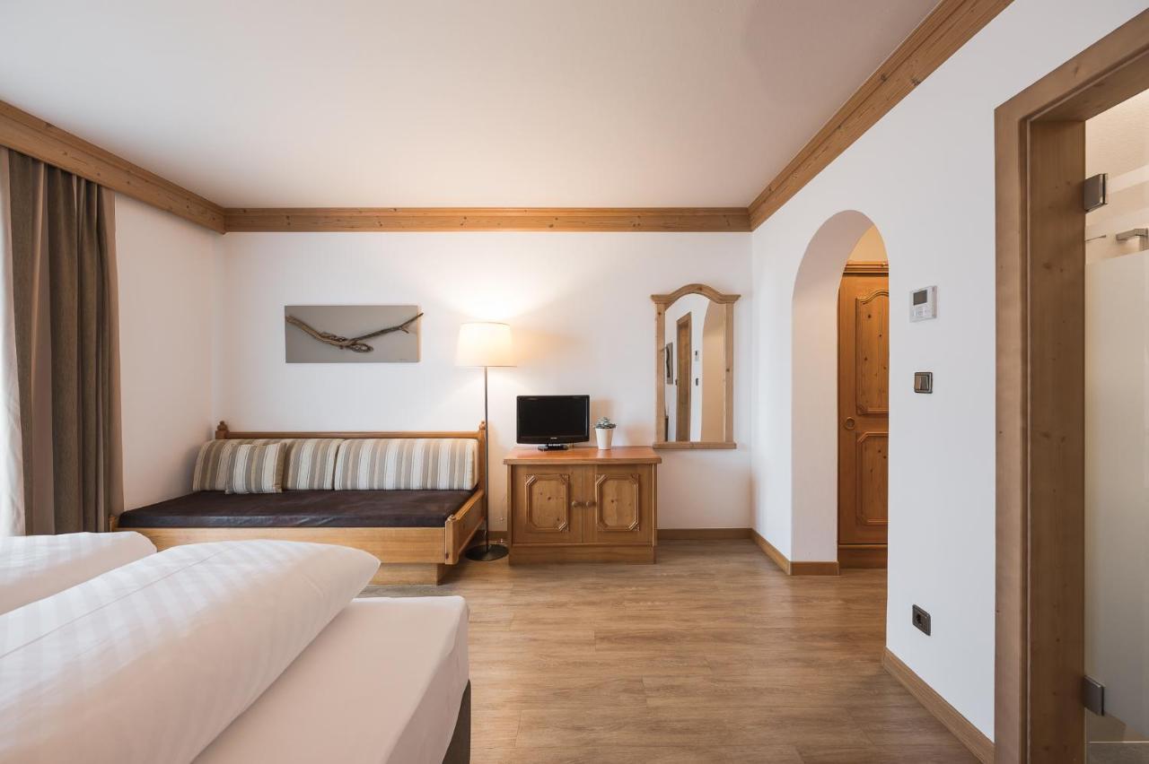 Hotel Alpenhof Tirolo Esterno foto