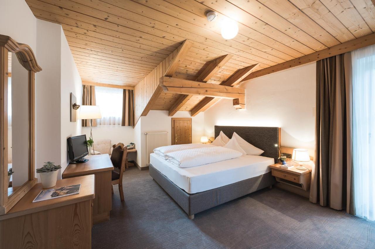 Hotel Alpenhof Tirolo Esterno foto