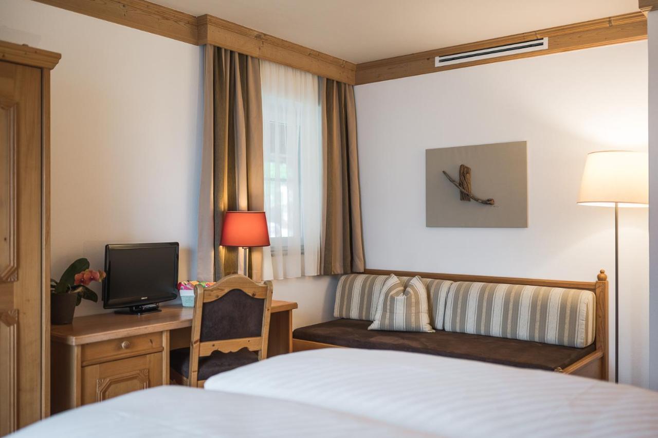 Hotel Alpenhof Tirolo Esterno foto
