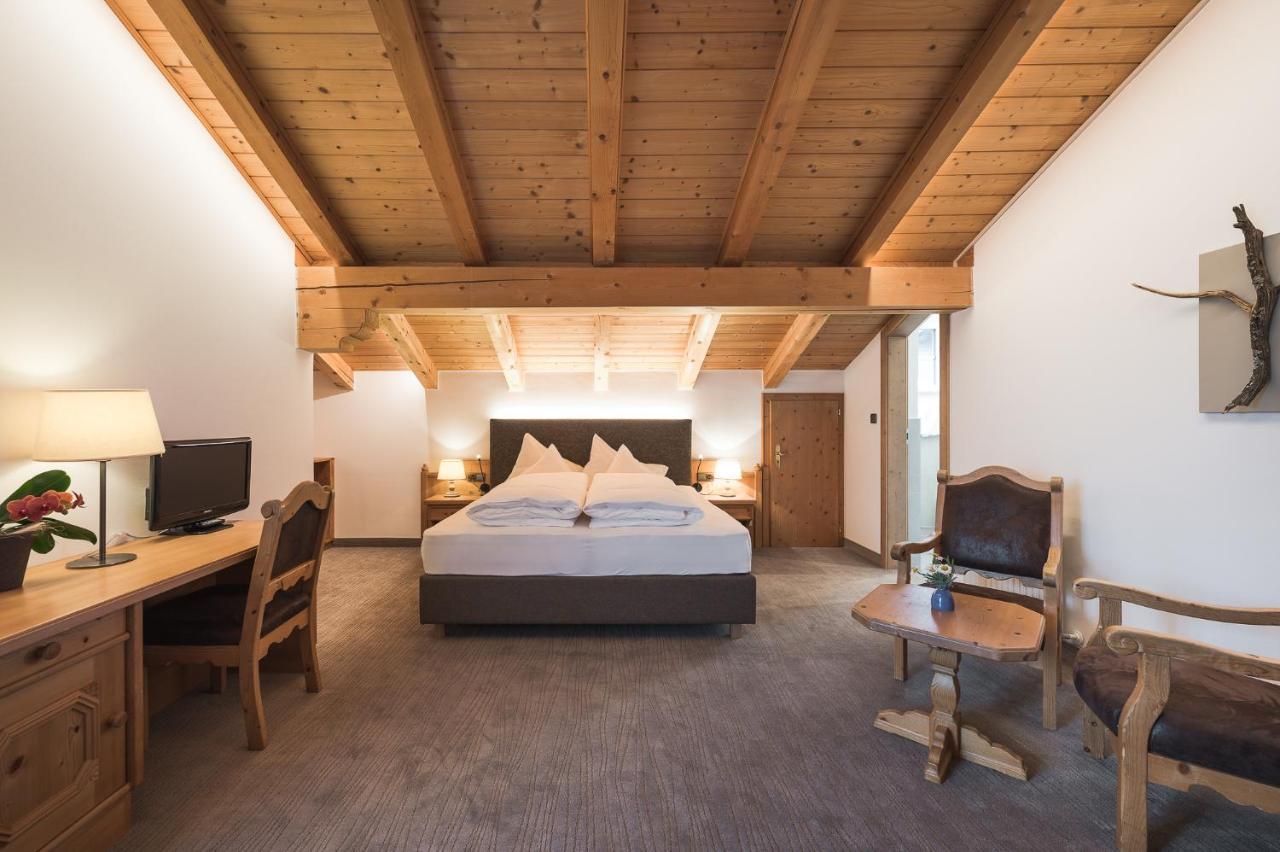 Hotel Alpenhof Tirolo Esterno foto